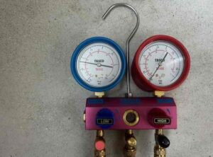 マニホールドゲージ